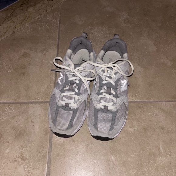 New Balance Light Gray Athletic Shoes - Picture 3 of 5